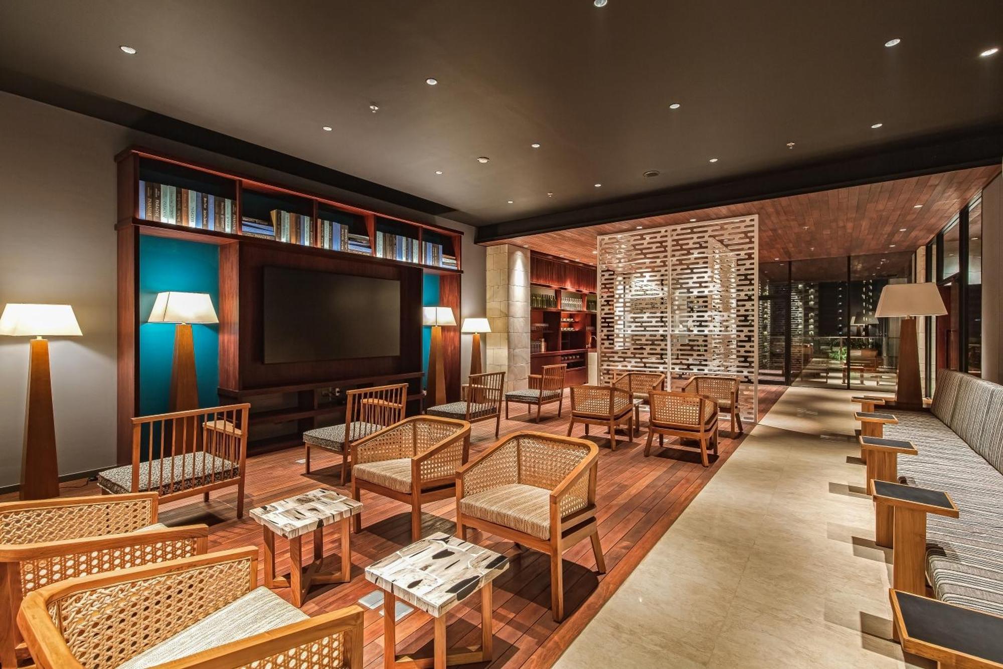 Hotel Isoras 4*
