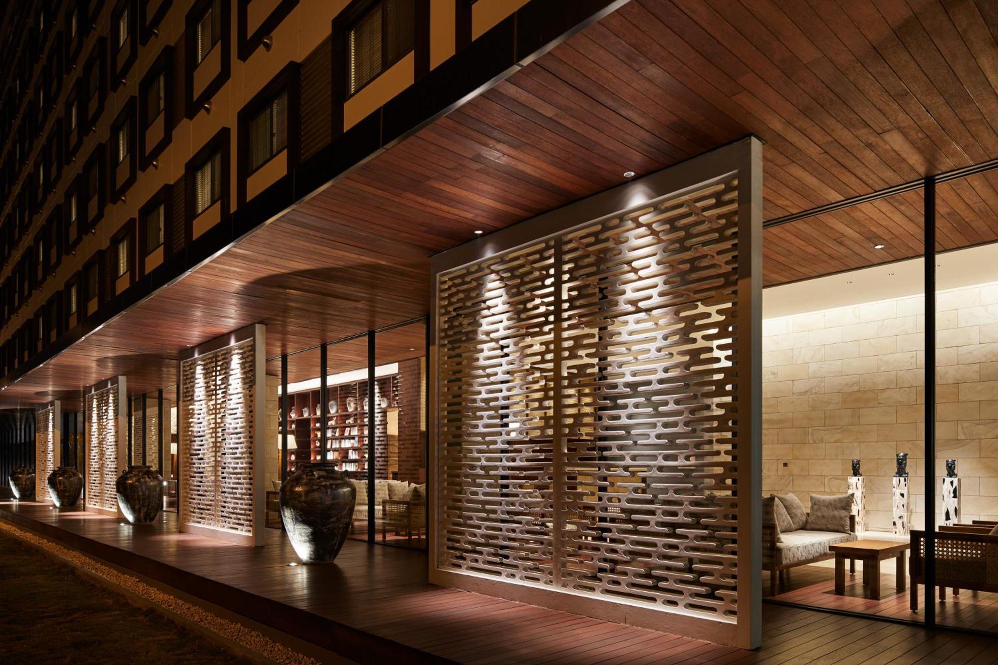 Isoras Hotel 4*